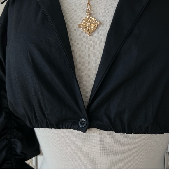 SOLD ❌ BLACK ROUGHED SLEEVE BOLERO TOP - Picture 3 of 4